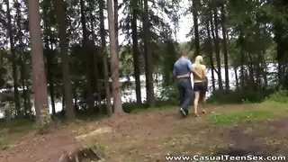 زميلة تتعرض لثقب مزدوج في الغرفة الساخنة مهبل وشرج متأرجح