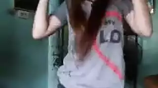 فتاة النادي الليلي يتم تحفيزها ثم تنيك بقوة