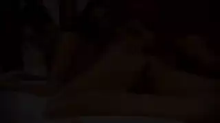 فتاتان مثيرتان تتبادلان تدليكًا جسديًا كاملًا مثيرًا