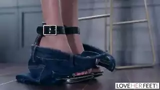 يستمني امام اخته وتهيج علي زبه المنتصب