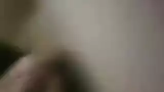 علاقة جنسية جماعية للمشاهير: أنجي الخوري وصديقتها تأخذان عدة قذفات