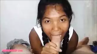 زوجان يرضيان زوجات متعددة بالاختراق المزدوج