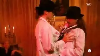 بث ويبكام منفرد: رايلي يداعب قضيبه الصلب للكاميرا