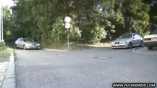 تَفريش تلك الطيز الممتلئة من أجل نيك عميق وقاسٍ