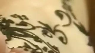 عاهرة عربية تأخذ شرج قاسي من قضيب عملاق