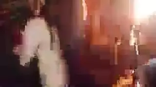 إباحية نادي ليلي: راقصة مصرية متمتعة بأنوثتها ذات أثداء ضخمة تدر الحليب