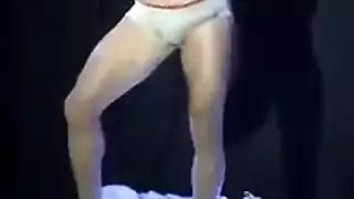 إباحية مثلي الجنس: انفجار استمناء لرجل واحد