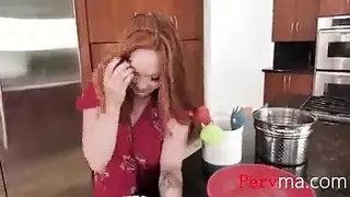 أمي تنضم إلى تحول جنسى