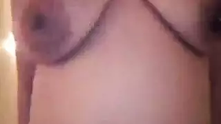 نبك محجبات في مسبح