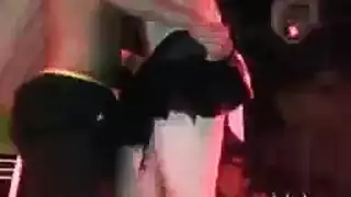 نجمة إباحية صينية تقدم لعق شرجي مكثف