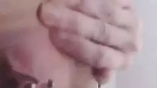حواي في حمام