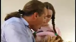 امتص الحلمتين ثم نيك فرجها المبلل