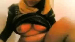 شريط مصري سري: شاب وسيم يمارس الجنس بقوة مع أخته المحجبة