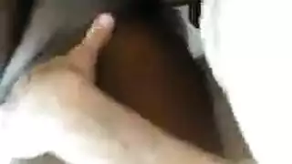 مراهقة مرتدية جوارب طويلة تتعرض لجنس فموي قاسي وجنس مزدوج