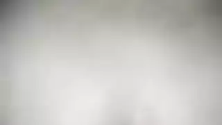 قذف داخل طاولة المساج زبونة شهوانية تأخذ السائل المنوي داخلها