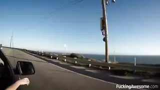 هوس بالاستمناء: امرأة جذابة تنيك نفسها بديلدو، مدمنة على القضيب