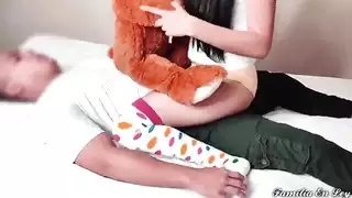 ابن اصياب في خصيتها