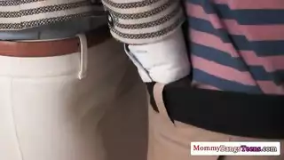 ممارسة محرمة: مطرقة أمريكية تضرب الشاب حتى الخضوع