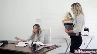 الأم والطالب المشاغب