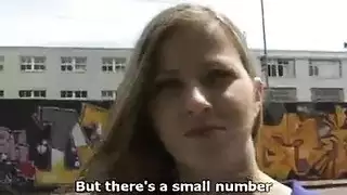 المرة الأولى للشاب الصغير مع سيدة ناضجة