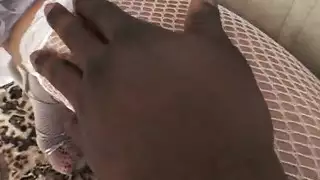 مشهد مرفت أمين الصريح للمصّ: إفراط في اللعاب ونكح الحلق