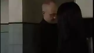 شاب ينيك امه بلقوه ويضربها