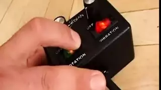 أثداء ضخمة تبتلع قضيباً نابضاً في مشهد جنس ثديي صريح