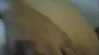 ضرب شرجي صعب: قضيب ضخم يملأ فتحة ترتجف