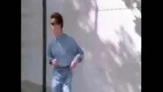 تدليك إباحي: تلسين مهبلها الضيق حتى النشوة