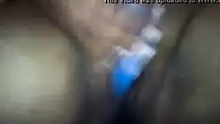 المدير ذو恋 الجوارب يداعب قضيبه خلال عرض تقديمي للشركة