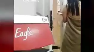 زنوجي مع فتاة صغيرة صارغ شديد زوب كبير بكي شديد بول