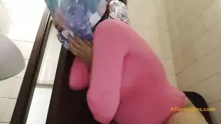 من تويتر إلى السرير: فتاة مصرية تأخذ عدة أعضاء ذكورية