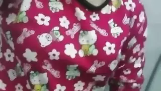 العاهرة المصرية القذورة تُمارس الجنس بعنف