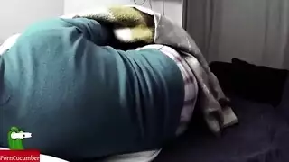  مص القضيب عند الفجر، ثم يضرب فرجها الرطب بقوة