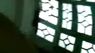 إباحي هندي: تبدأ بقبلات مبللة وتنتهي بدفع قاسي