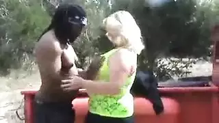 قضيب أسود كبير يمارس الجنس مع فتاة خائنة مثيرة