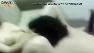 بورنو صريح: ملكة جمال لبنان تجعل حبيبها المطيع يلحس كسها