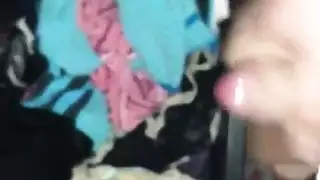 سراويل أمي انها الملوثات العضوية الثابتة في جميع أنحاء الأحمق