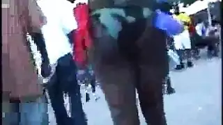 فتيات مؤخرات كبيرة يأخذنه بعمق في الشرج