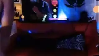 إباحية مدبلجة أمريكية: عاهرات متشوقات للجنس الخشن