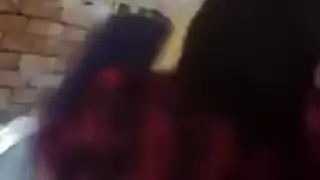 الفتاة في الزريبة تسمح له بممارسة الجنس معها كما يشاء