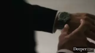 أفلام جنسية عالمية: فتات غريبات في مشاهد صريحة