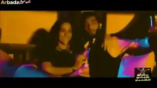 حفلة جنس خارجية: عارضات البيكيني في جماع جماعي صريح في المسبح