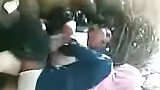 جمال عربية حافية ليزا في مشهد صريح لعمل القدم