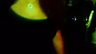 فتاة هاوية بمؤخرة كبيرة تتعرى وتنكح بقوة