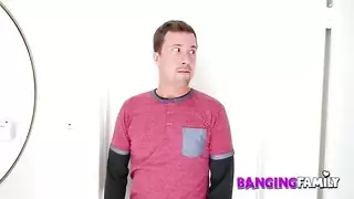 لورين فيليبس تتوسل لجنس خشن واختراق عميق في هذا الفلم الإباحي