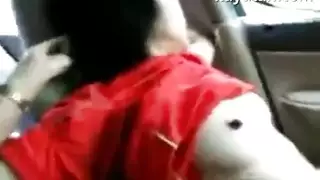 سلوتي لندن إيه آي: لقطة مقربة لإصبع الفرج والأنين في فيلم إباحي