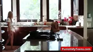 تنيك شاب بزب مطاطي