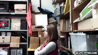 هالي مانسون وصديقها الفصول الدراسية المتشددين والداعر في أسهل طريقة