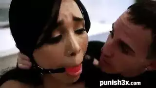 جلسة مساج ثلاثية جامحة – ضعف المتعة، ضعف المرح